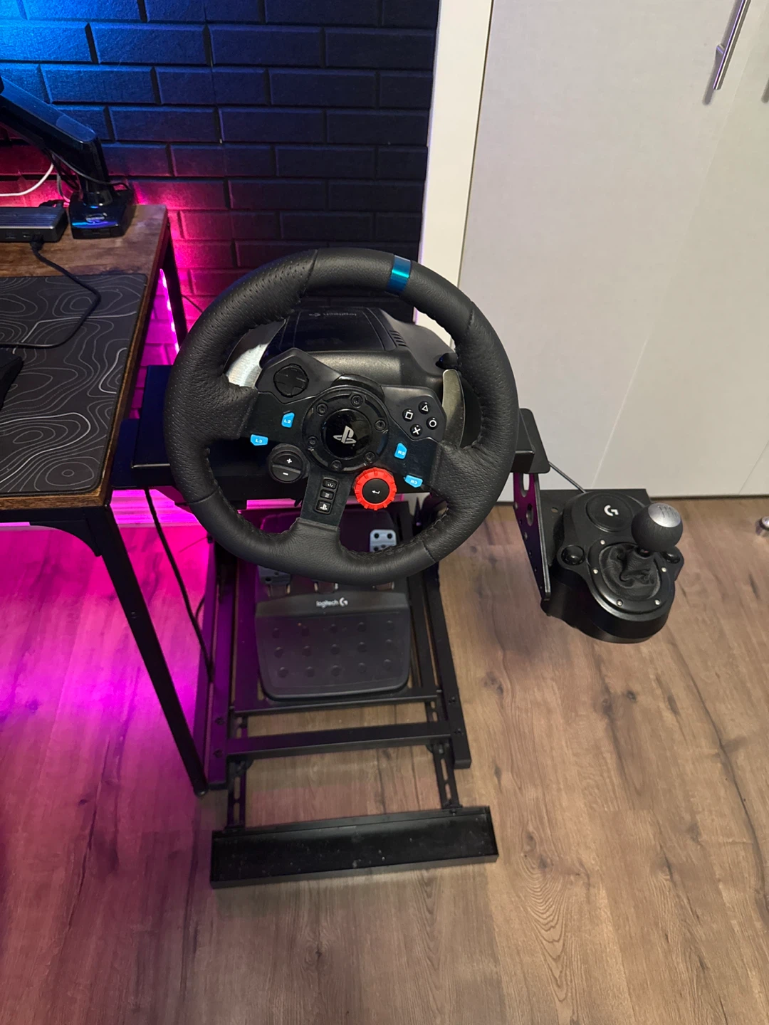 Logitech G29 Racing Wheel and Shifter with Pedals - photo 2