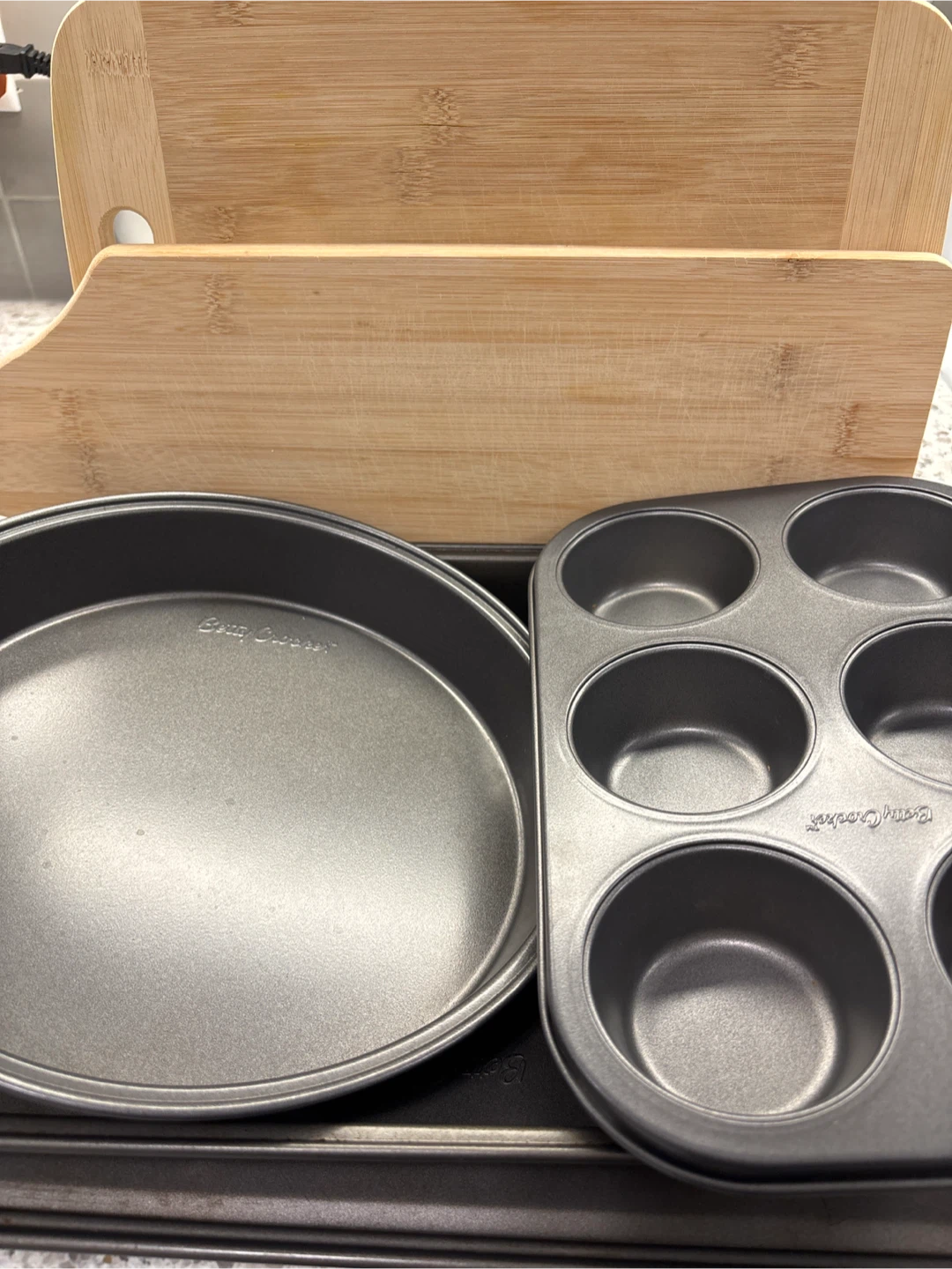 Betty Crocker Baking Pans and Cutting Boards - photo 3