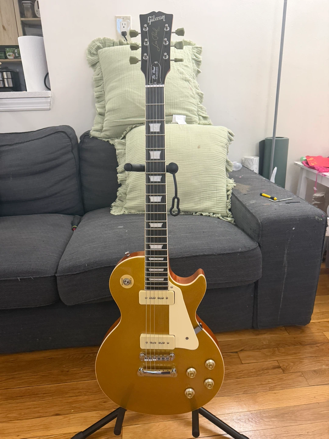 FAKE Chinese Gibson Les Paul Standard Electric Guitar - Gold