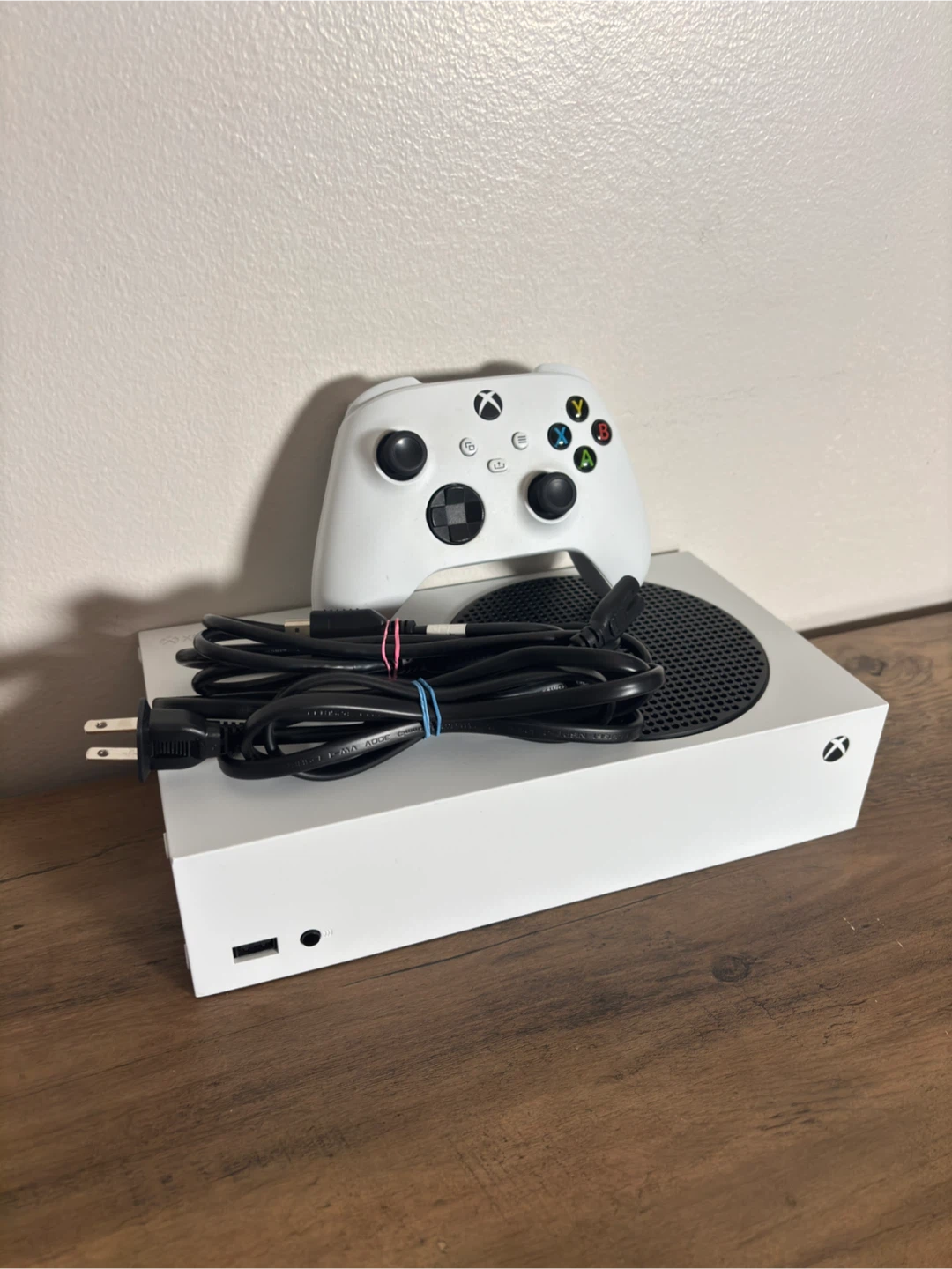 Xbox Series S (512GB) + Controller - Be Quick!