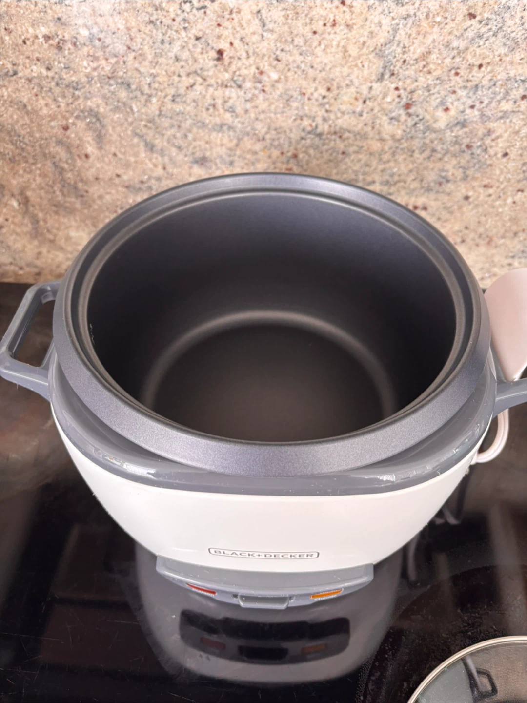 Moving sale - Black + Decker Rice Cooker - photo 2