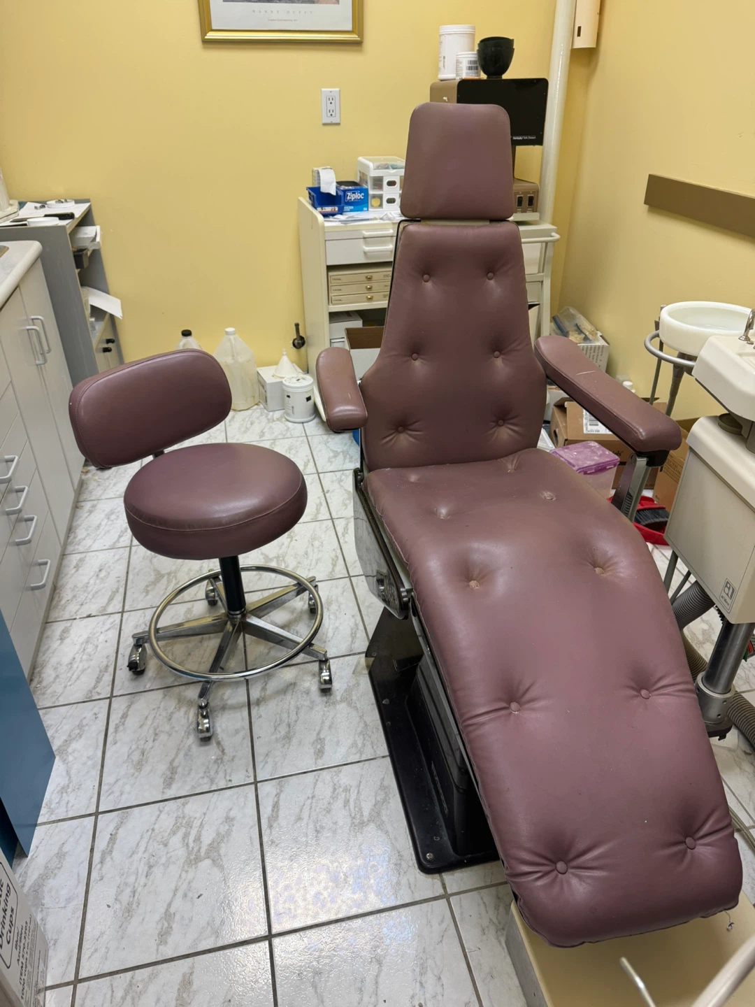 Dental Chair + Swivel Chair 🦷 - photo 2