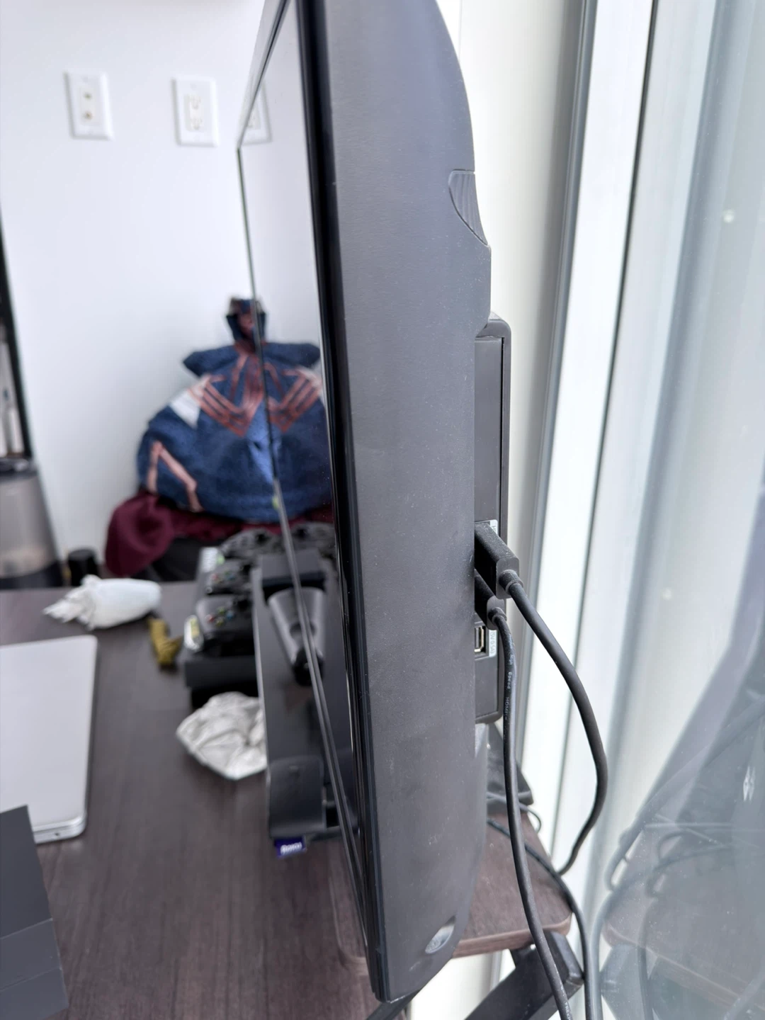 Samsung TV with Roku - photo 3