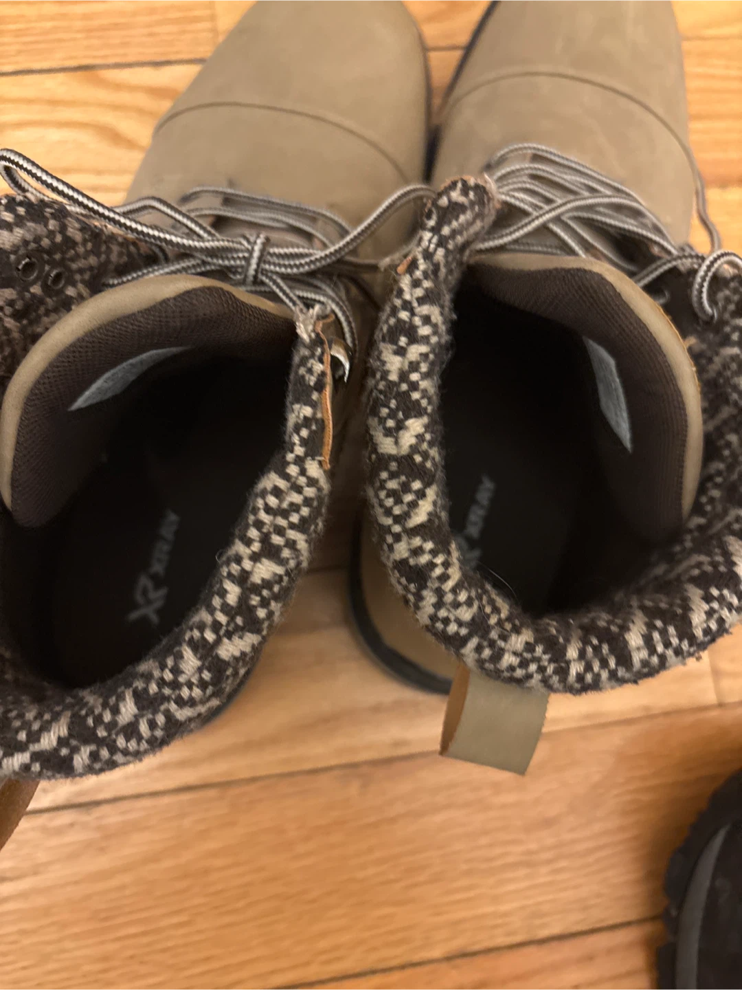 Size 10 boots like new - photo 2