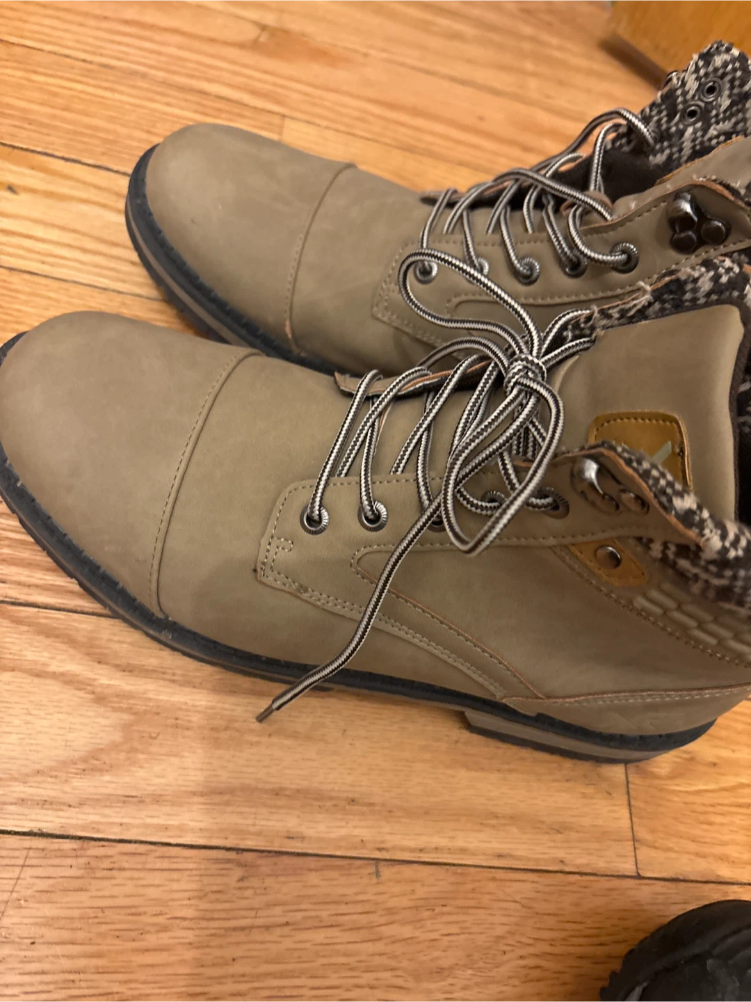 Size 10 boots like new
