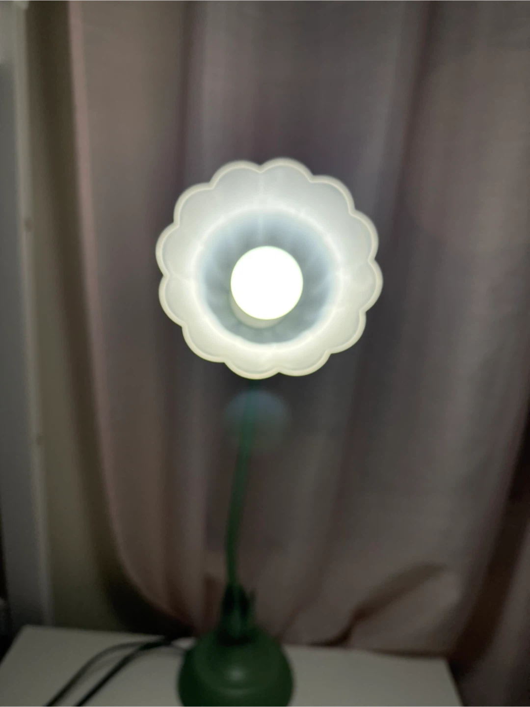 Vintage Flower Lamp - Desk Lamp