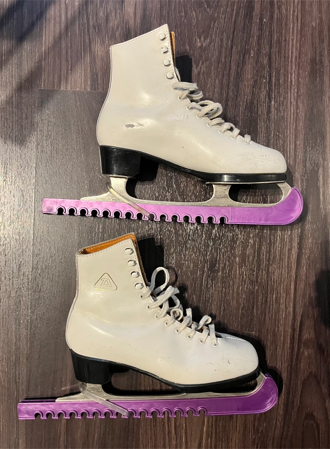 Karen Magnussen White Figure Skates - photo 2