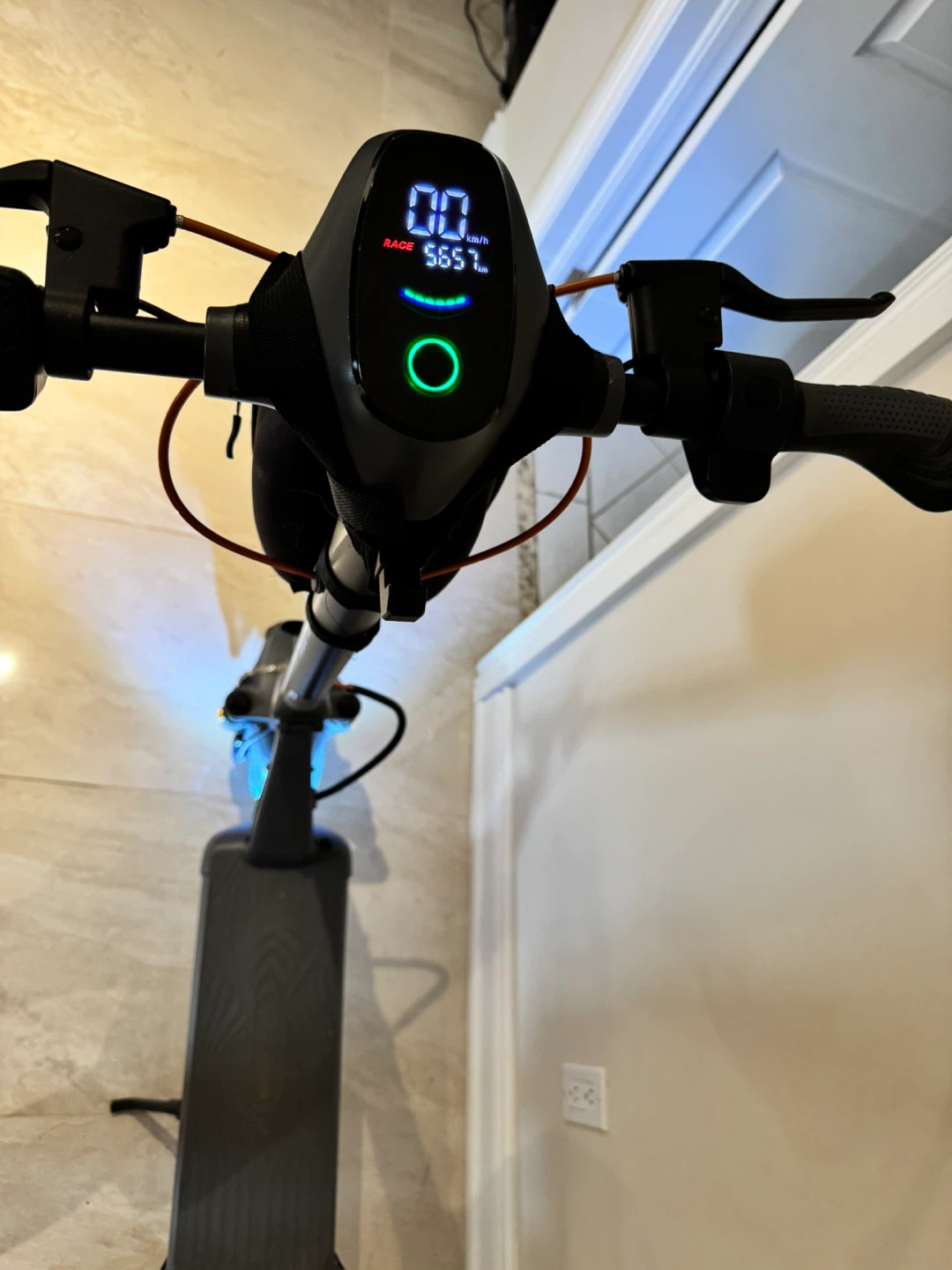 UNFON Electric Scooter (no exchanges) - photo 2