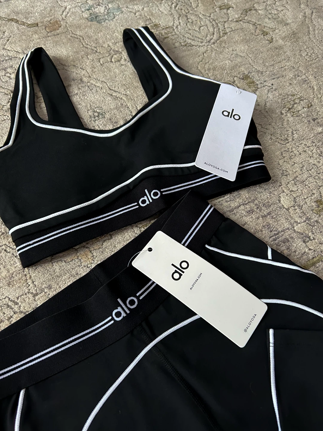 Alo Yoga Set - photo 2