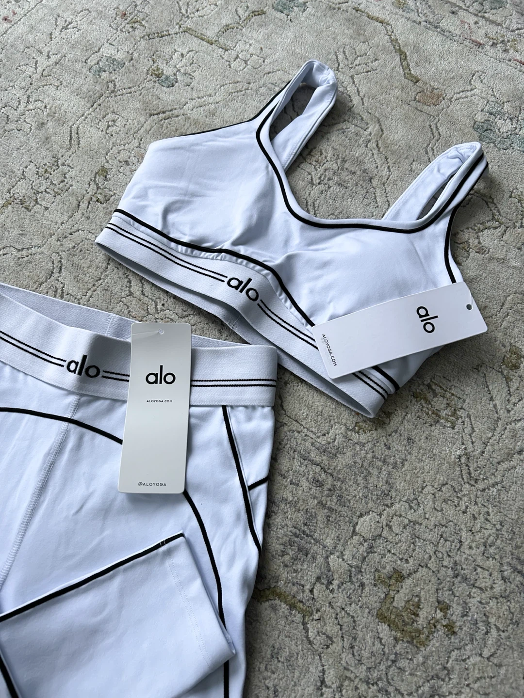 Alo Yoga Set