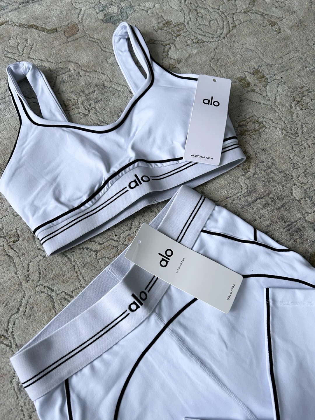 Alo Yoga Set - photo 2