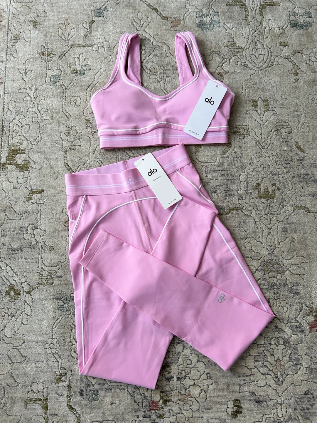 Alo Yoga Set - photo 4