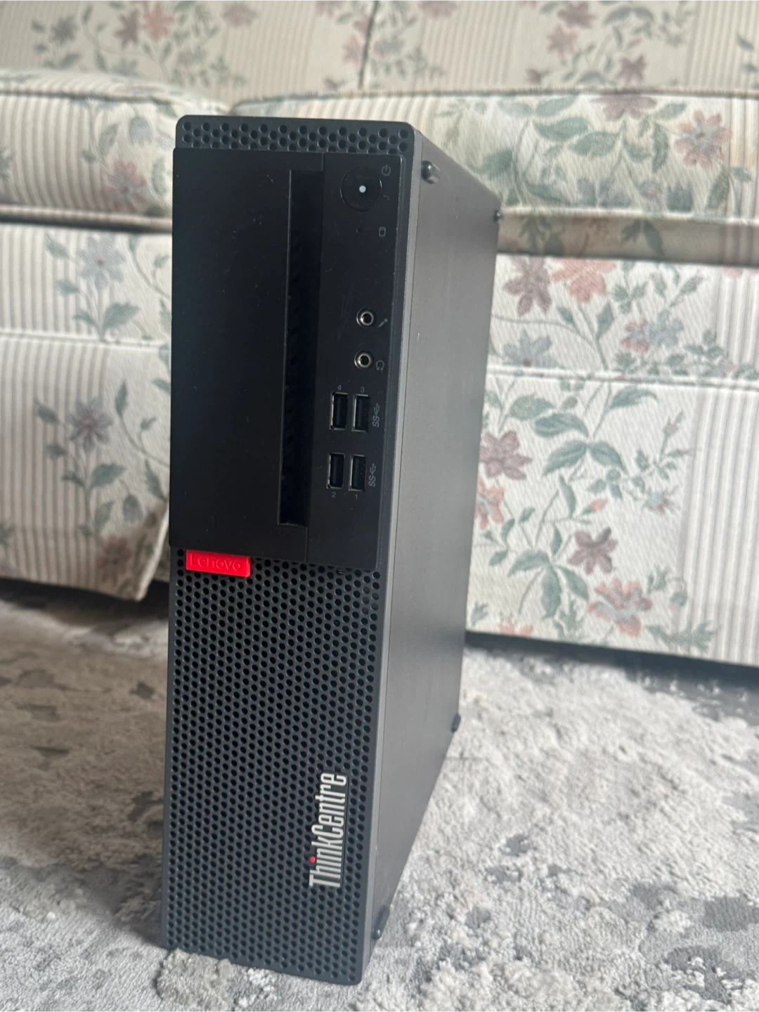 Lenovo ThinkCentre M910s Desktop Computer
