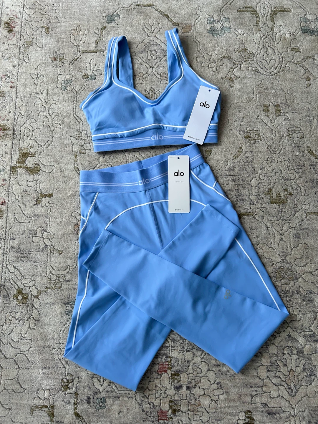 Alo Yoga Set - photo 4