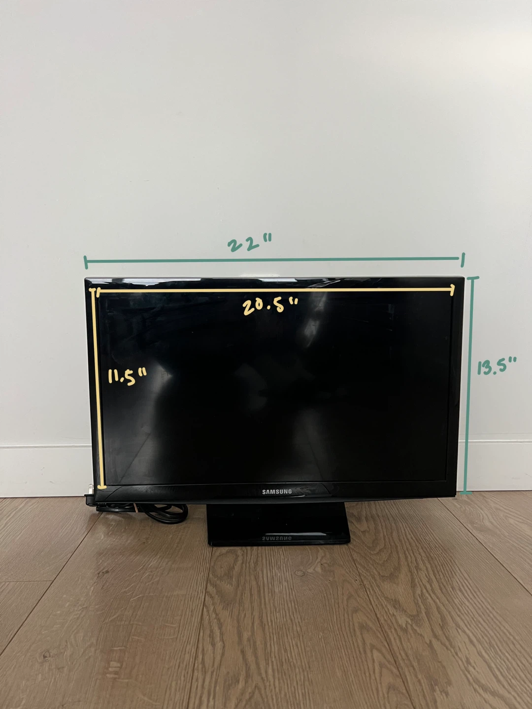 Samsung 24" TV with Remote - photo 5