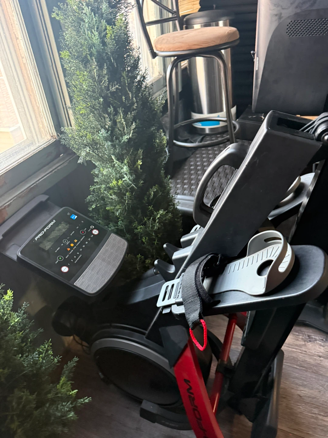 PRO-FORM Rowing Machine - photo 2