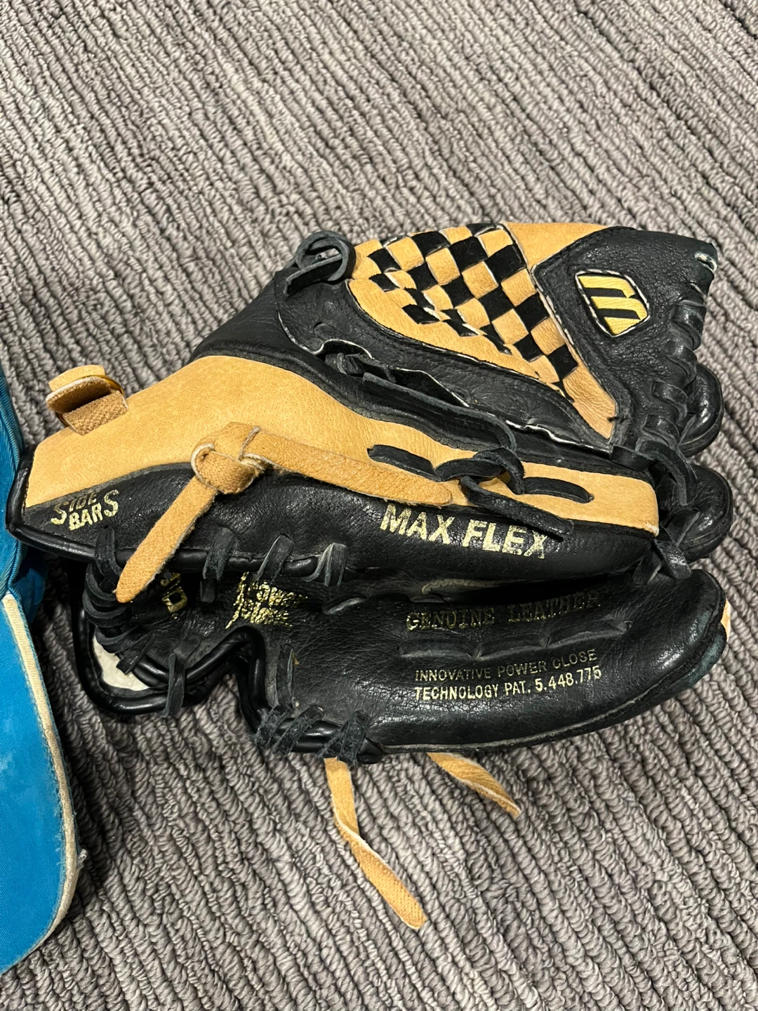 Toronto Blue Jays BJ Ryan autographed kids hat and glove - photo 4