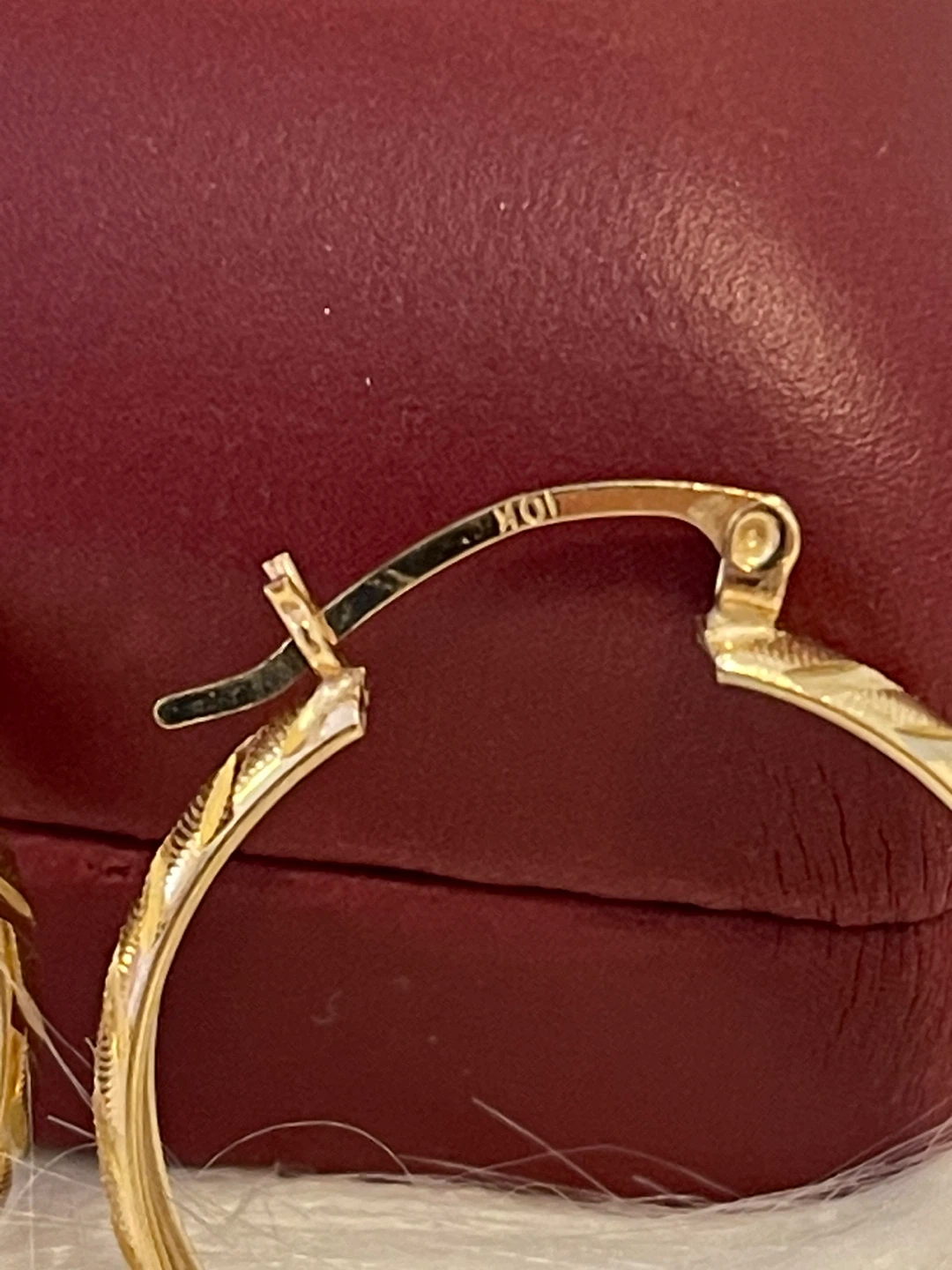 NEVER USED: VINTAGE 10K SOLID GOLD DIAMOND CUT (Meduim) - photo 2