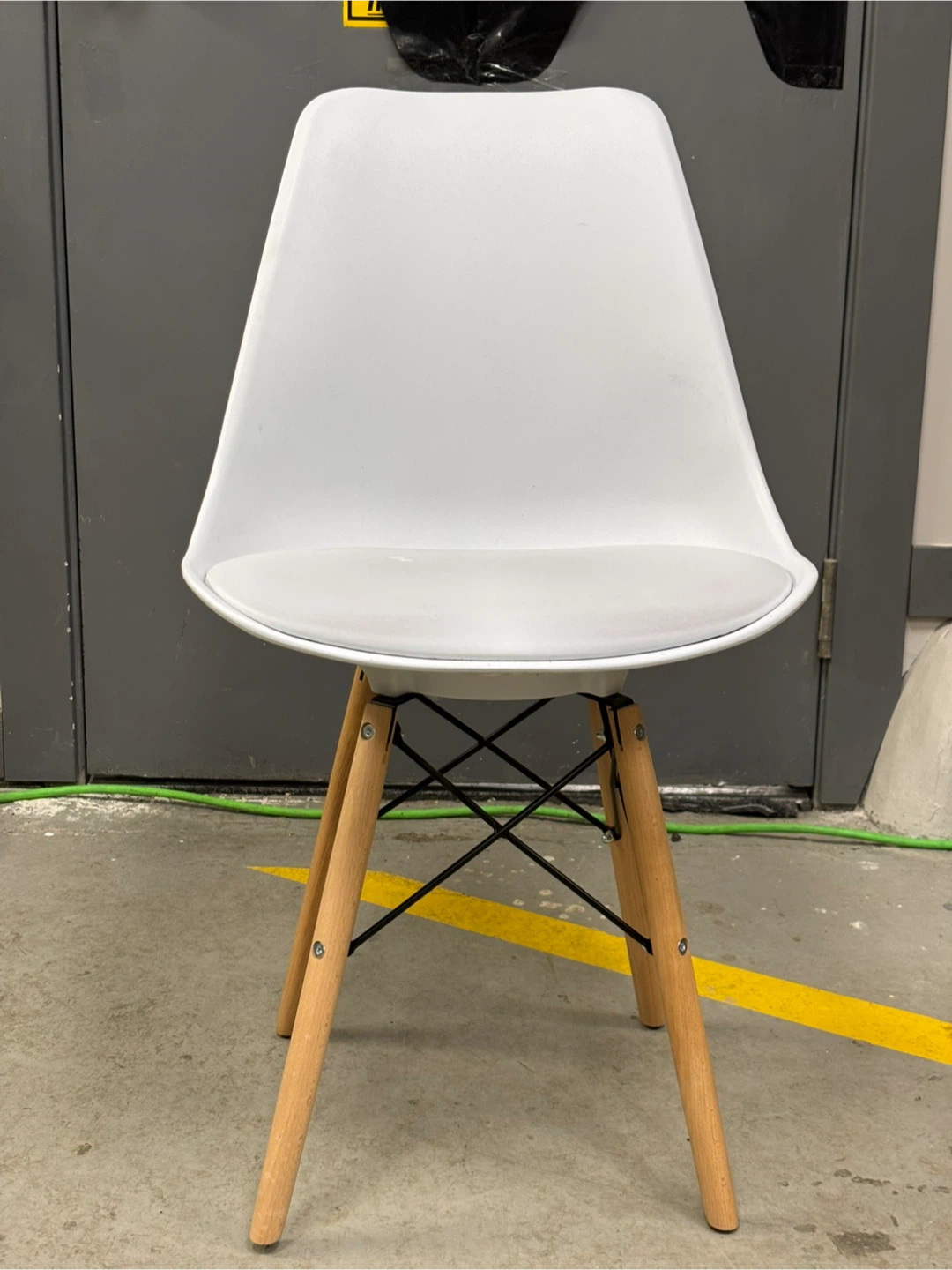 White Accent Chair with Wood Legs - photo 3