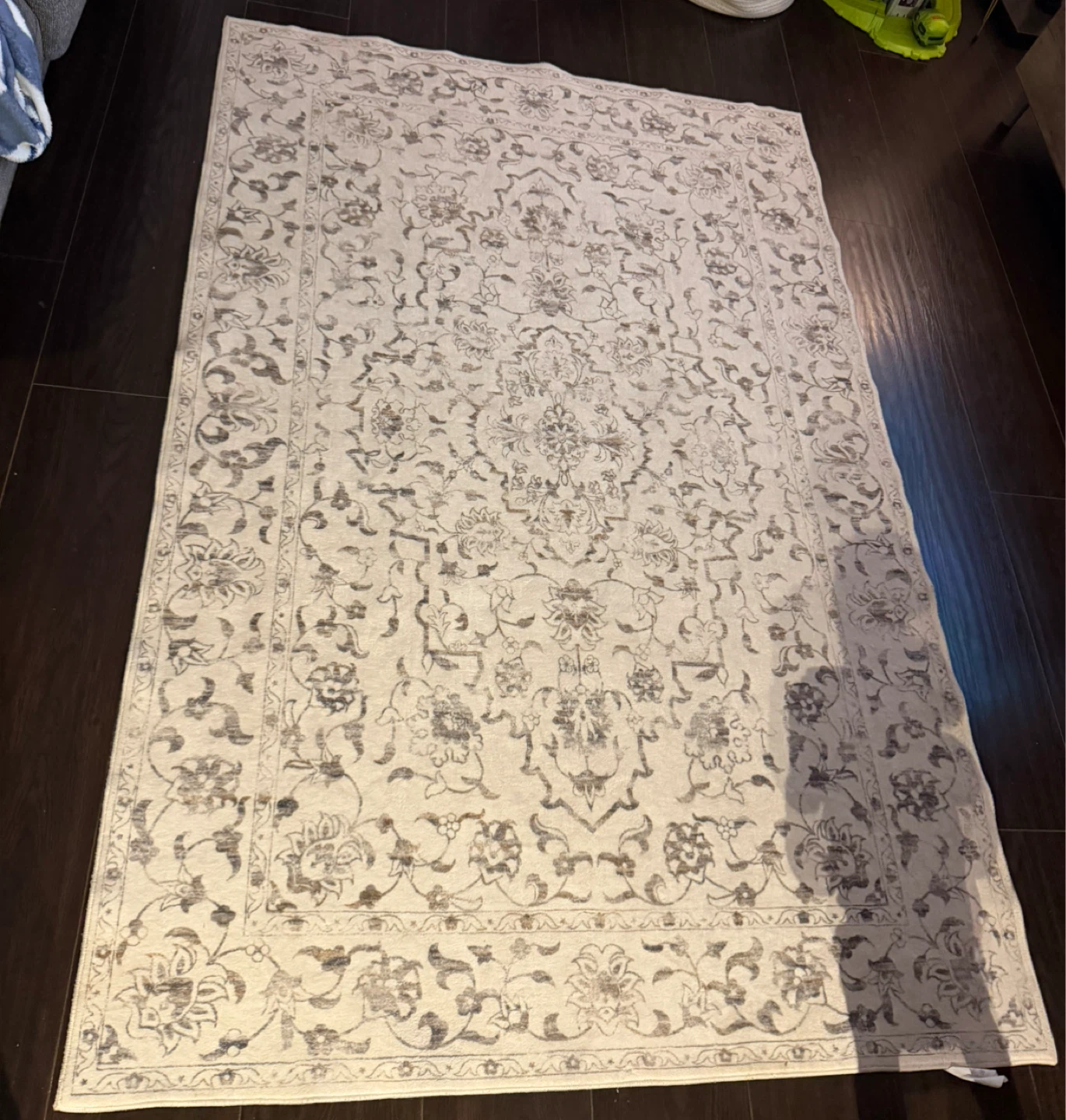 Area Rug - 5x7 ft, Low Pile, Oriental Design
