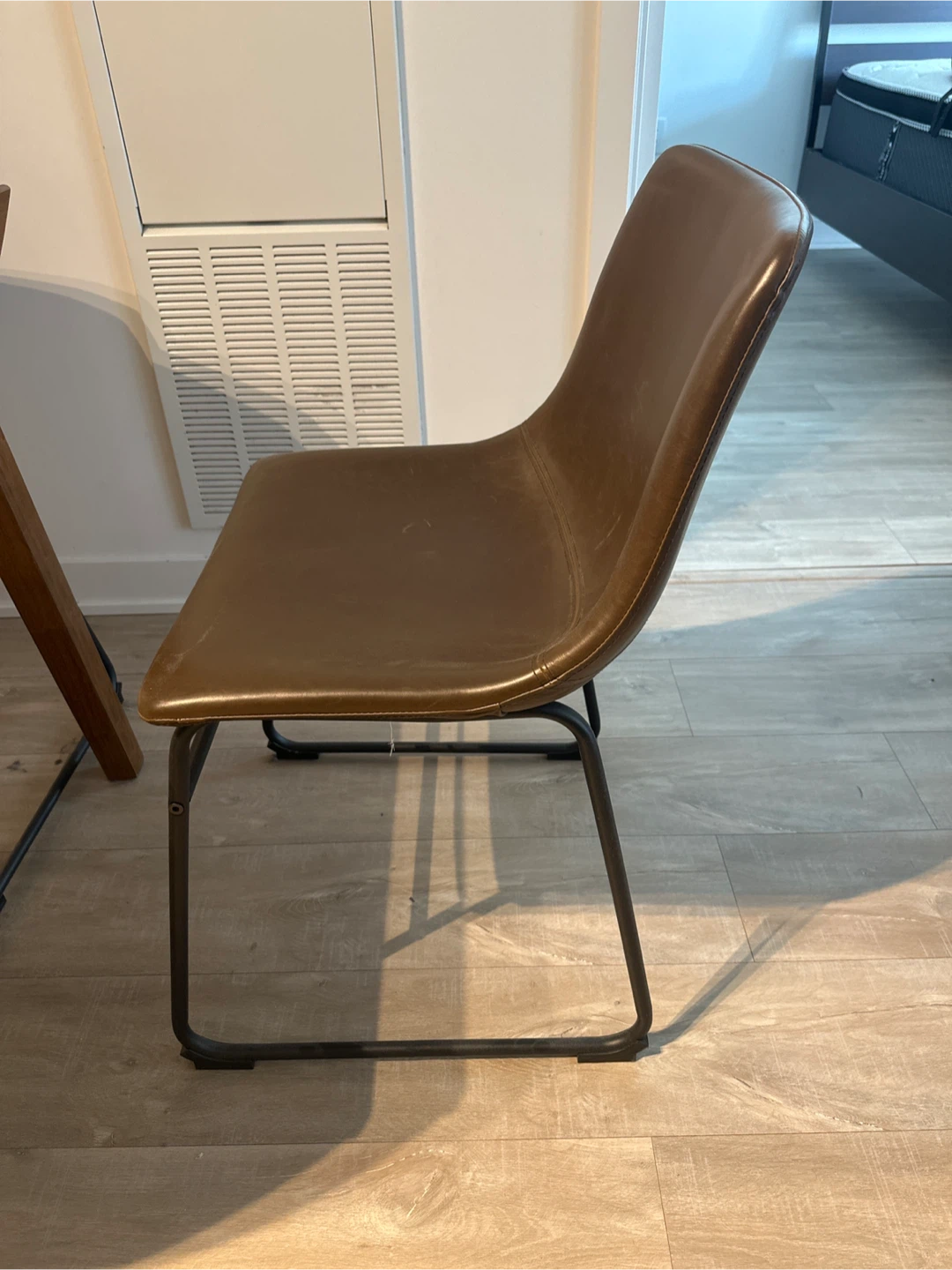 Round Dining Table + 2 Chairs - photo 5