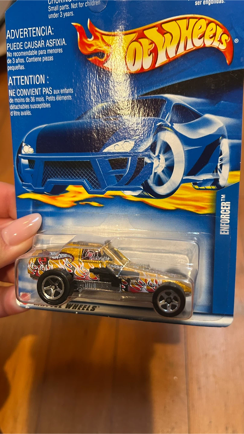 Hot Wheels 2002 Enforcer Die-Cast Car - photo 2