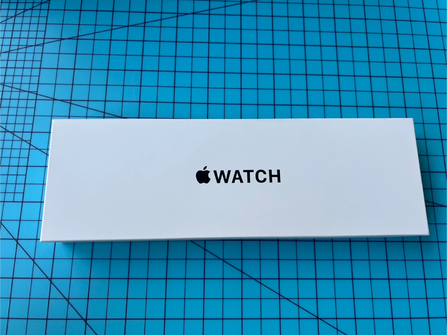 Apple Watch SE 3 40mm Starlight – Brand New