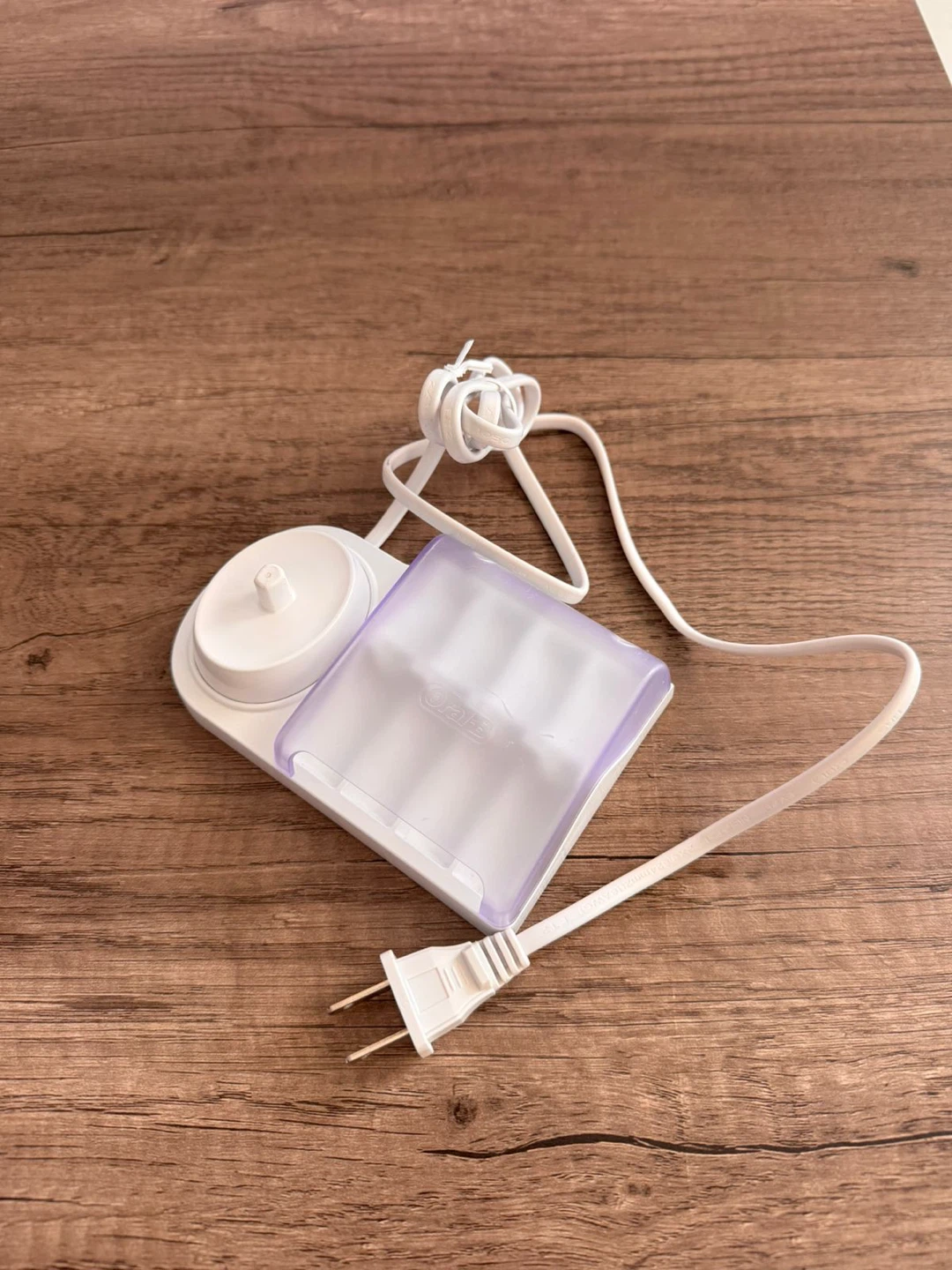 Oral-B Electric Toothbrush with Charger and Case - photo 5