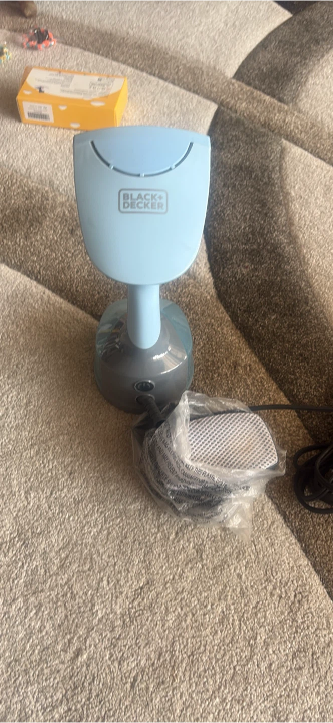 BLACK+DECKER Handheld Steamer