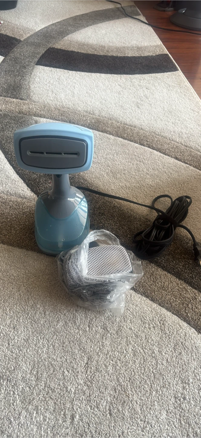 BLACK+DECKER Handheld Steamer - photo 2