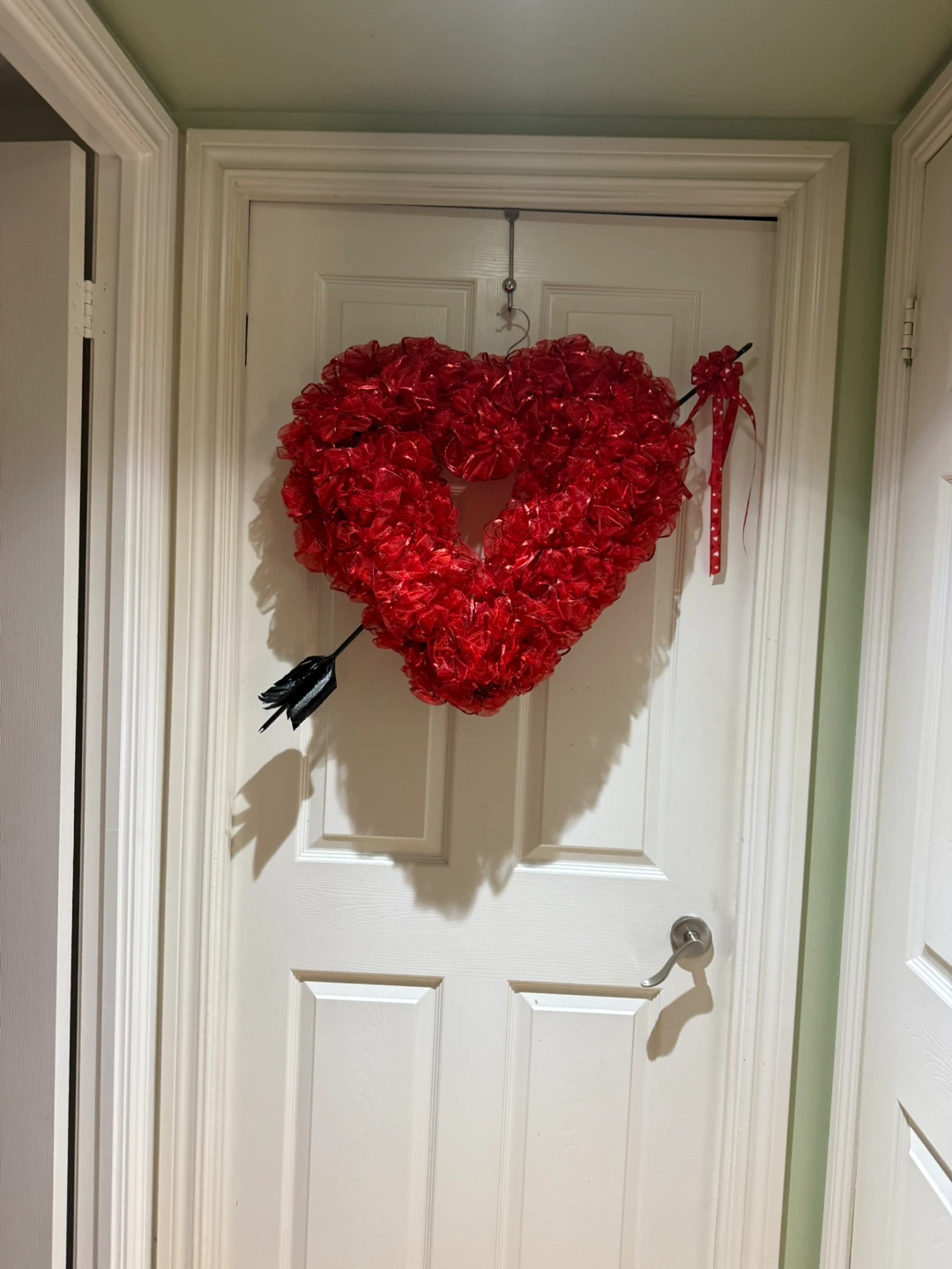 Red Heart Wreath with Arrow - photo 2