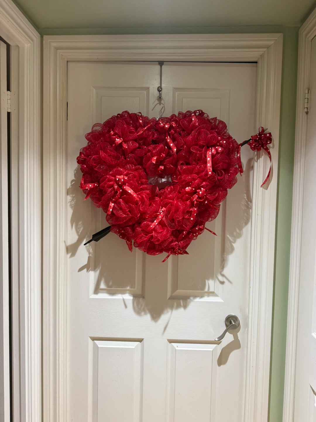 Red Heart Wreath with Arrow - photo 4