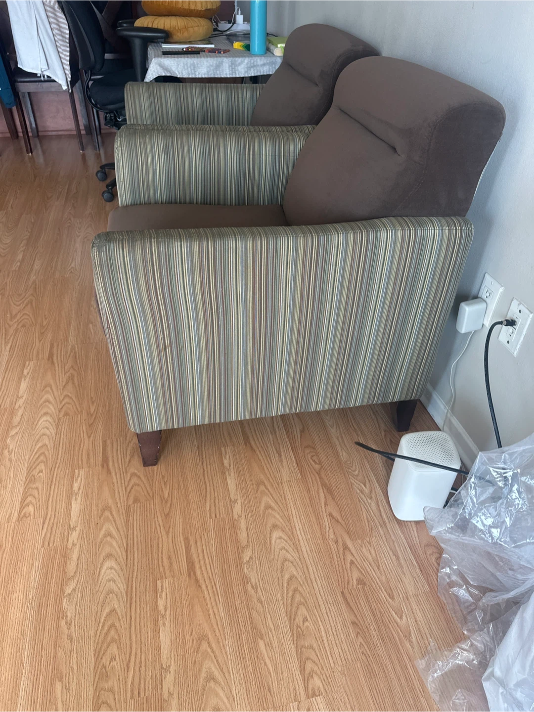 Brown Striped Armchair - photo 3