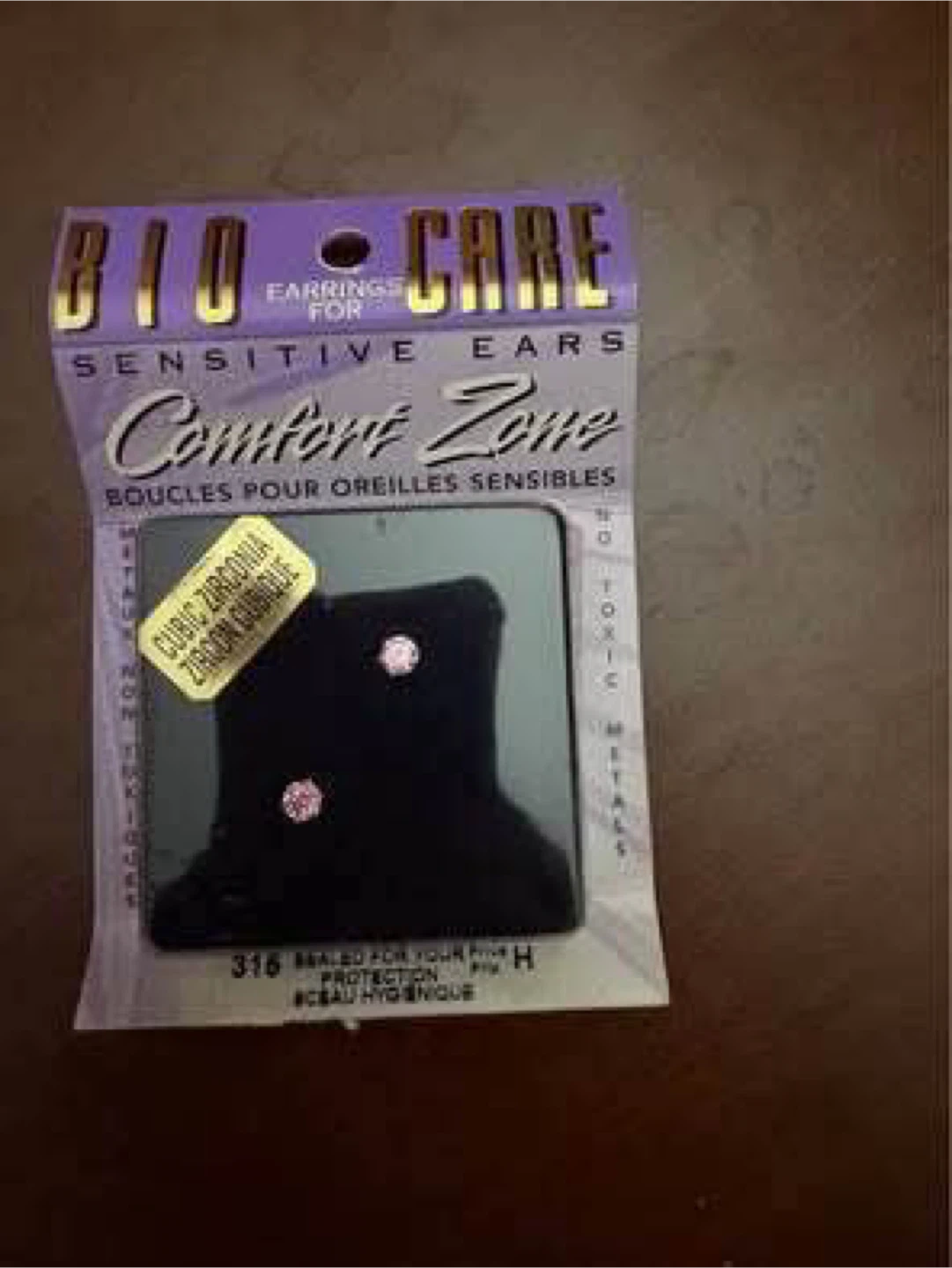 Earrings (New)(Giving away for FREE)