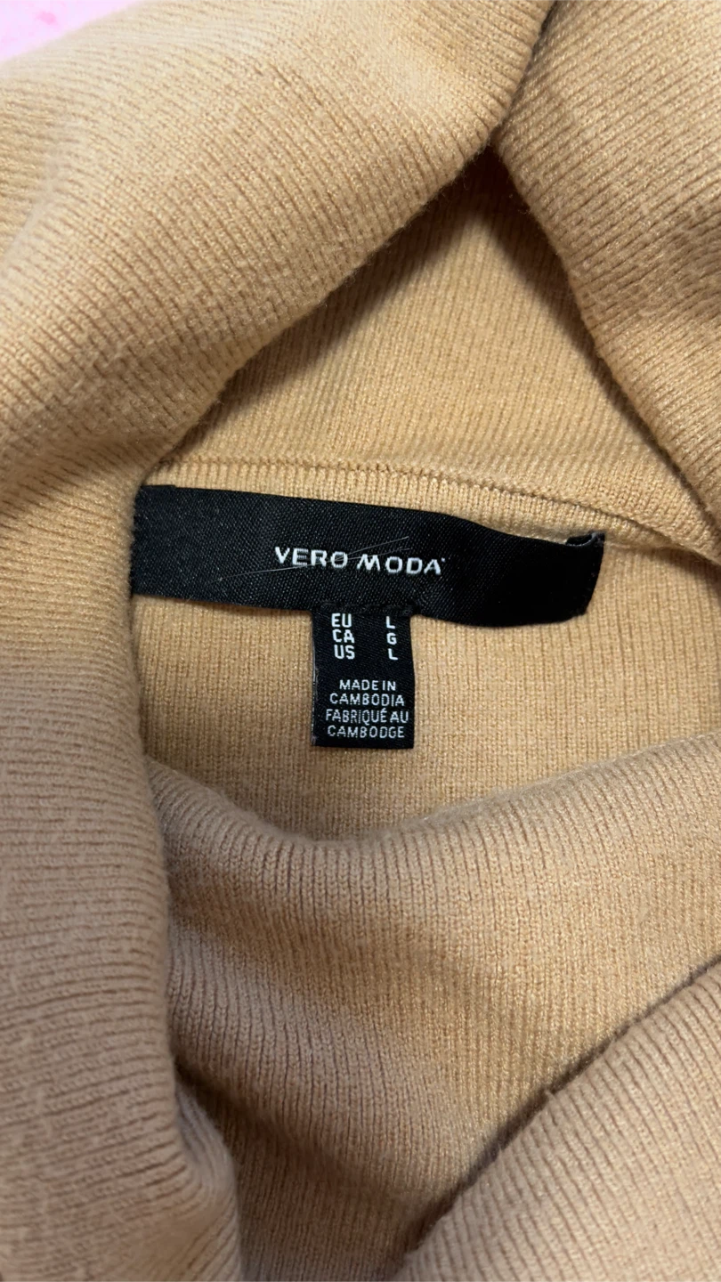Brown Sweater - photo 4