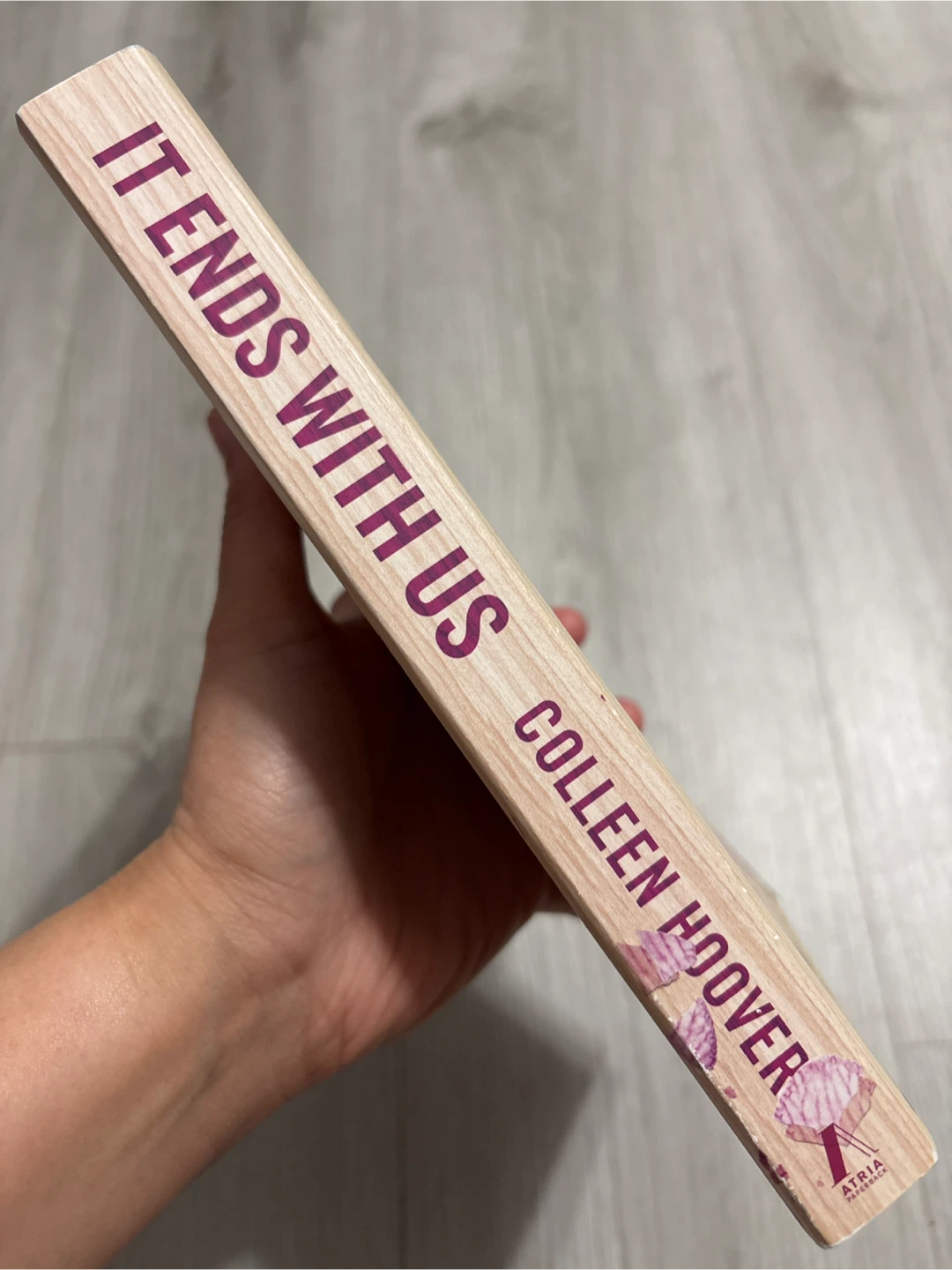 It Ends With Us by Colleen Hoover - photo 3