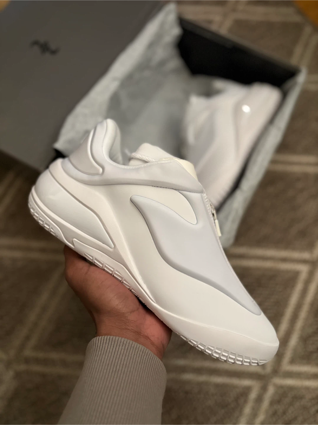 Shai White Basketball Shoes