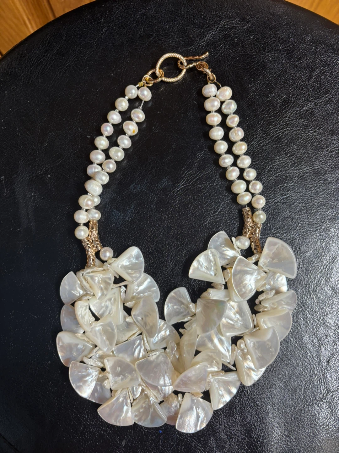 FAUX PEARL AND SHELL NECKLACE