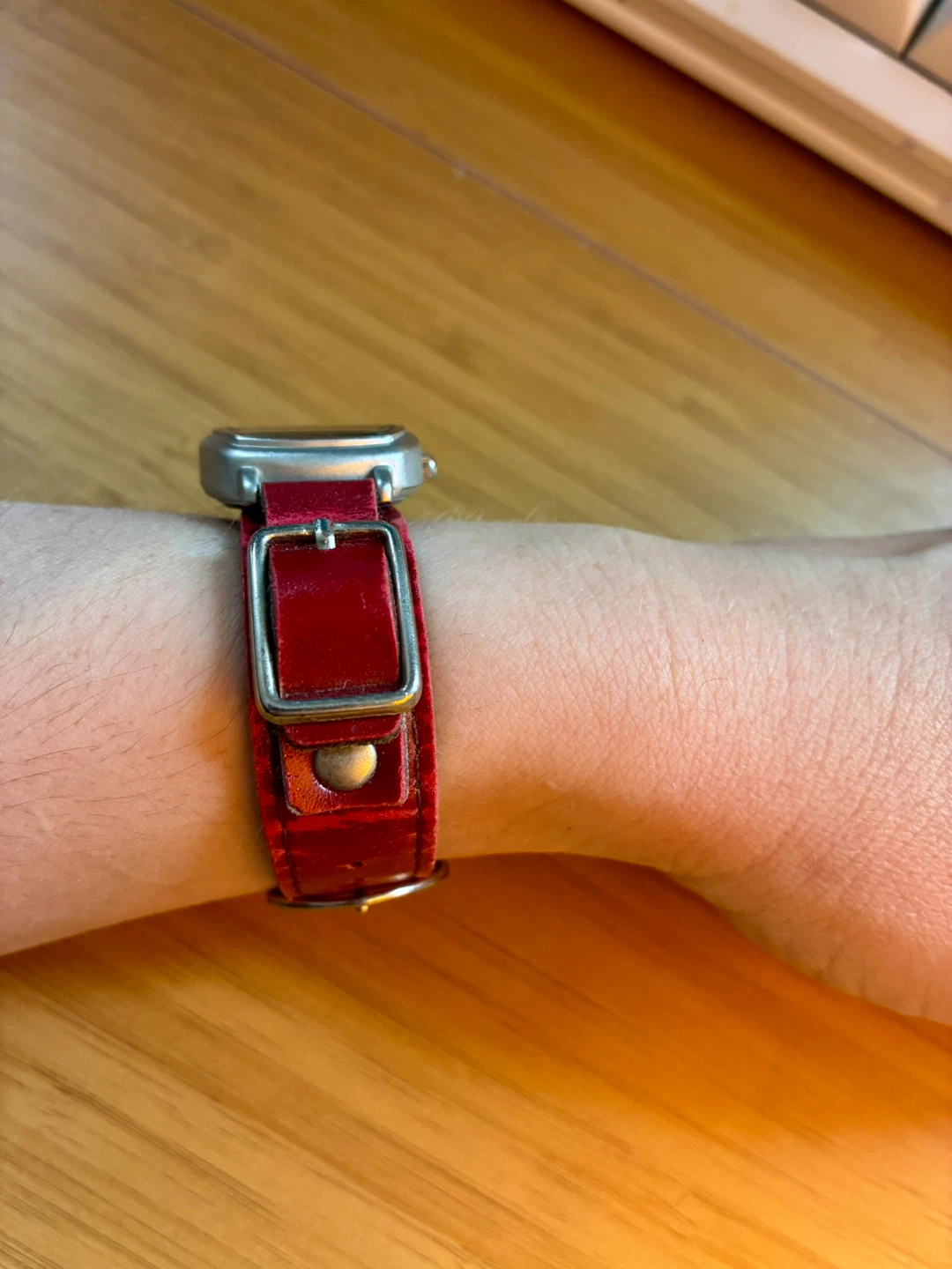 Red Wrap Watch: Square Dial Punk Y2K Wristwatch - photo 3