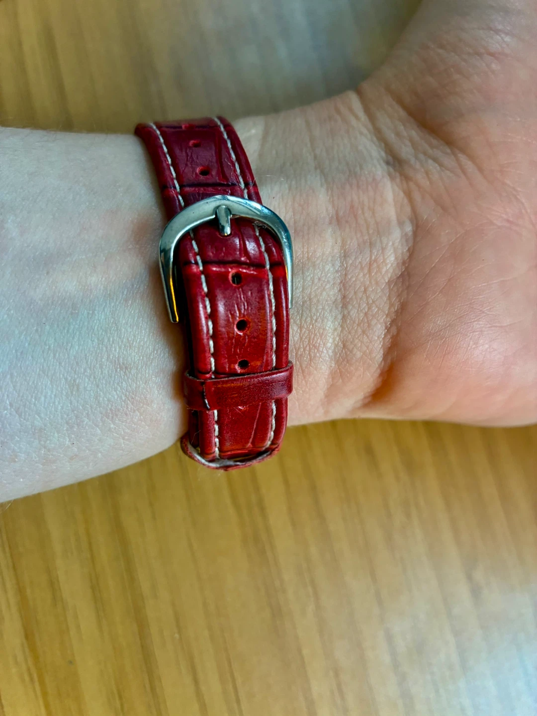 Hello Kitty Quartz Watch - Red Band - photo 4