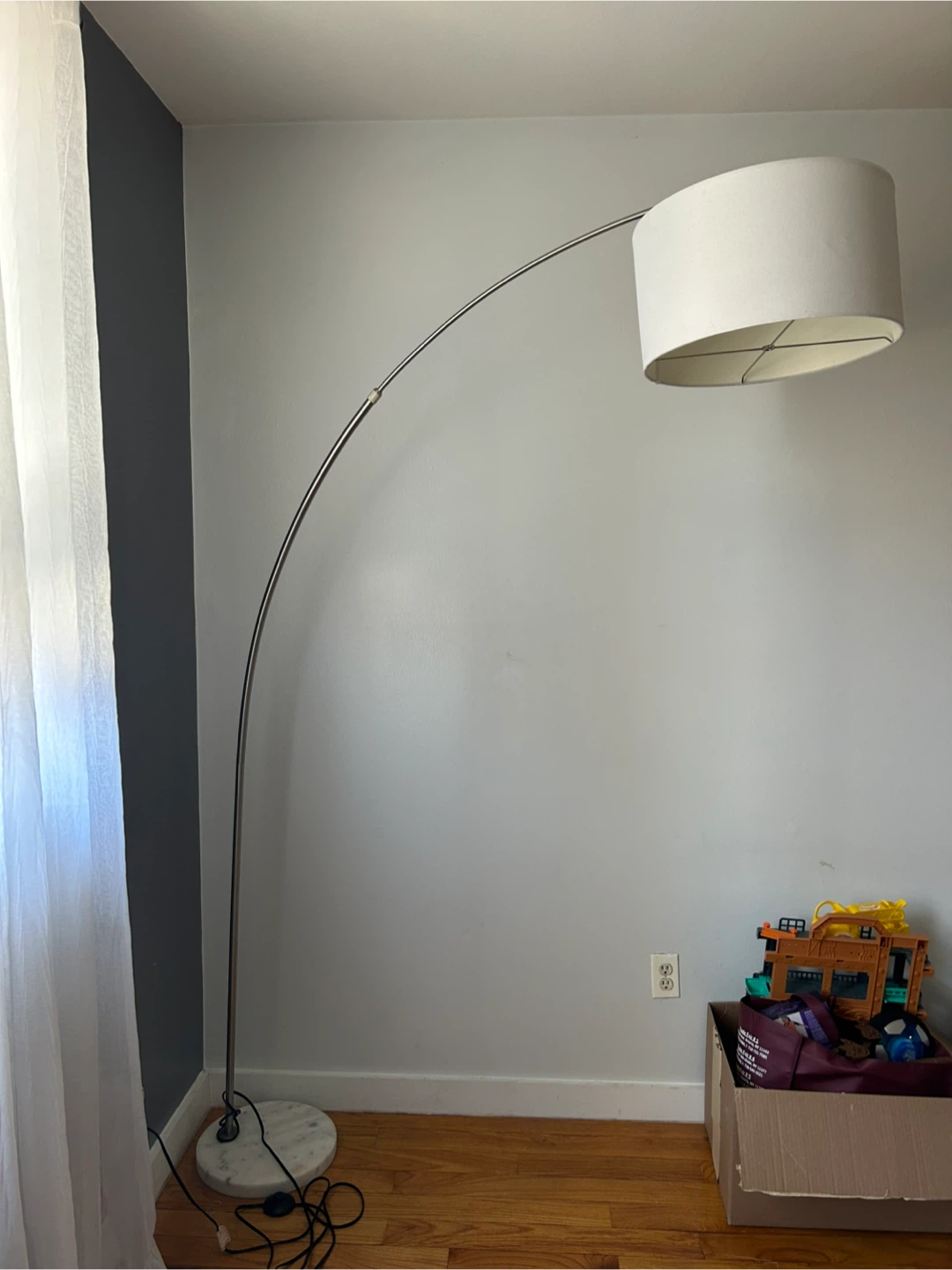 Curved lamp