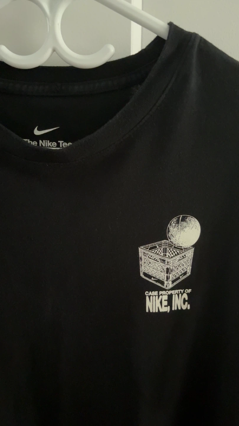 Nike Men's Basketball Graphic T-Shirt - photo 4