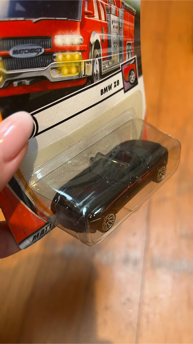 Matchbox BMW Z8 Die-Cast Car - photo 2