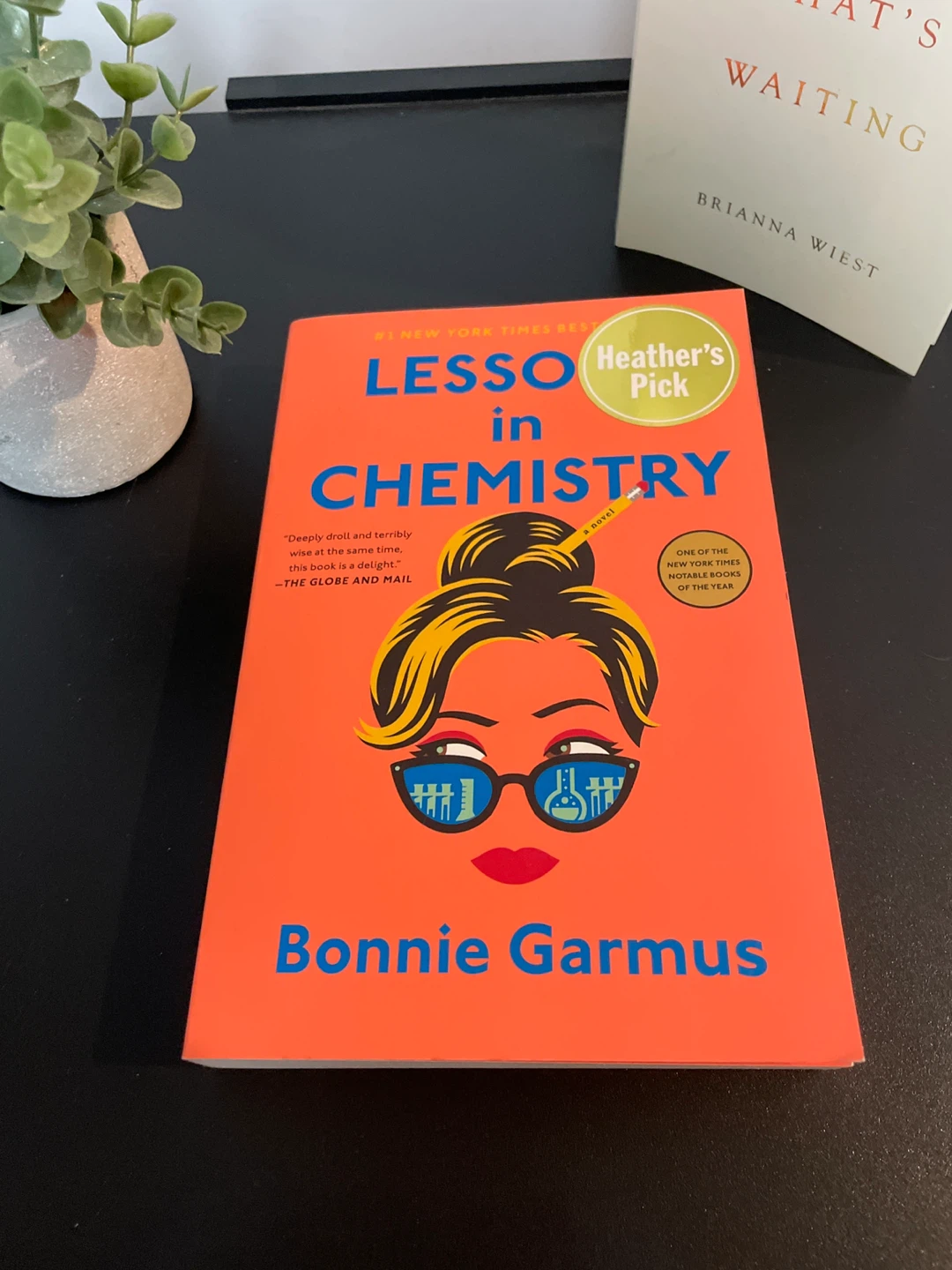 Lessons in Chemistry – Like New