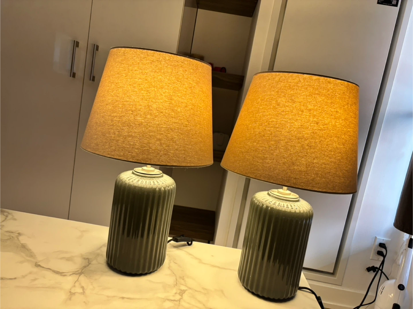 2 lamps