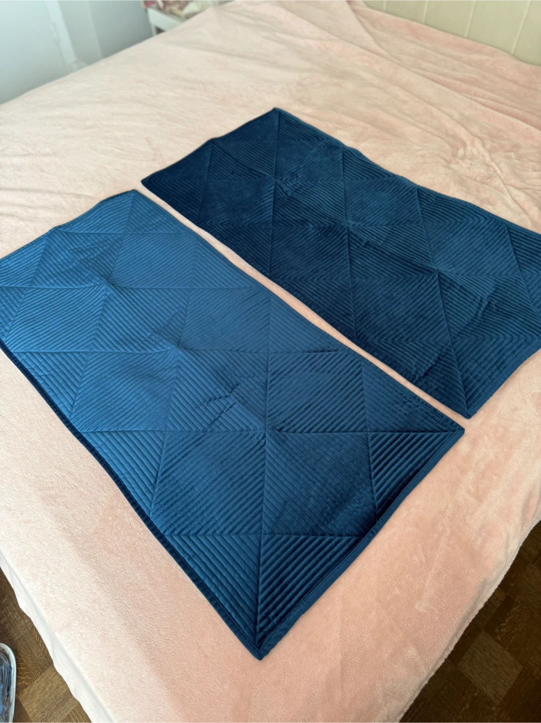 Dark blue velvet bedspread - photo 2