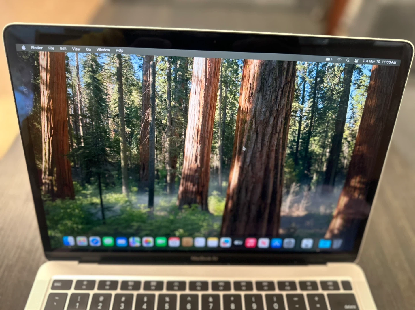MacBook Air 2020 | 256gb Storage | 8gb RAM | W/Charging Wire - photo 2