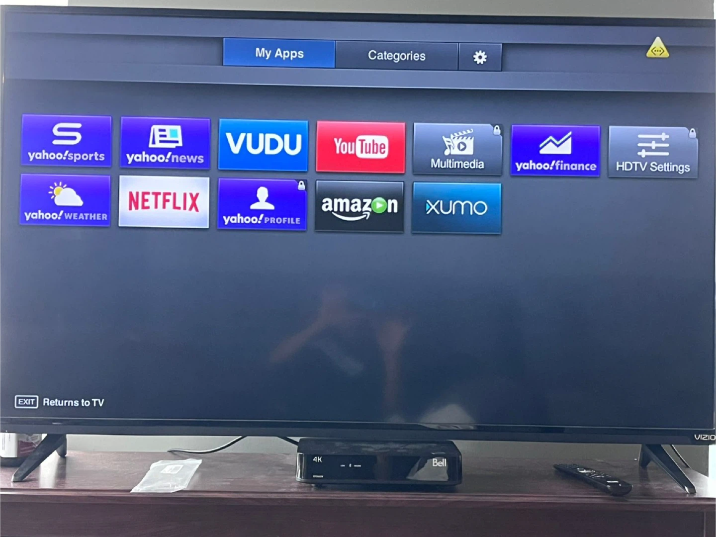 VIZIO Smart TV D50u-D1 50-inch 4K UHD with Bell router