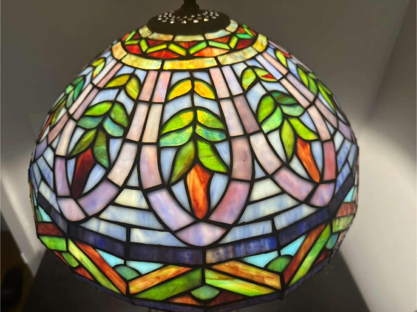 Tiffany Style Stained Glass Table Lamp