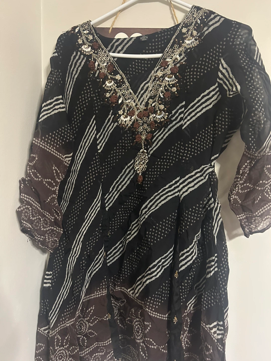 Black Embroidered Kurti with Dupatta and Dhoti salwar - photo 2